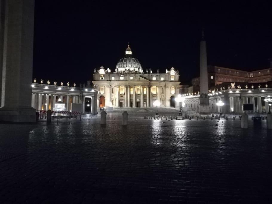 The New St. Peter's Little Stone Apartment